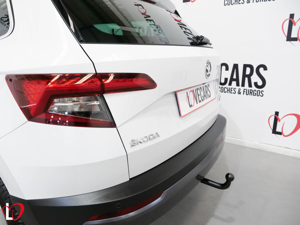SKODA KAROQ 2.0 TDI DSG-7 4X4 CR AMBITION 150 de segunda mano