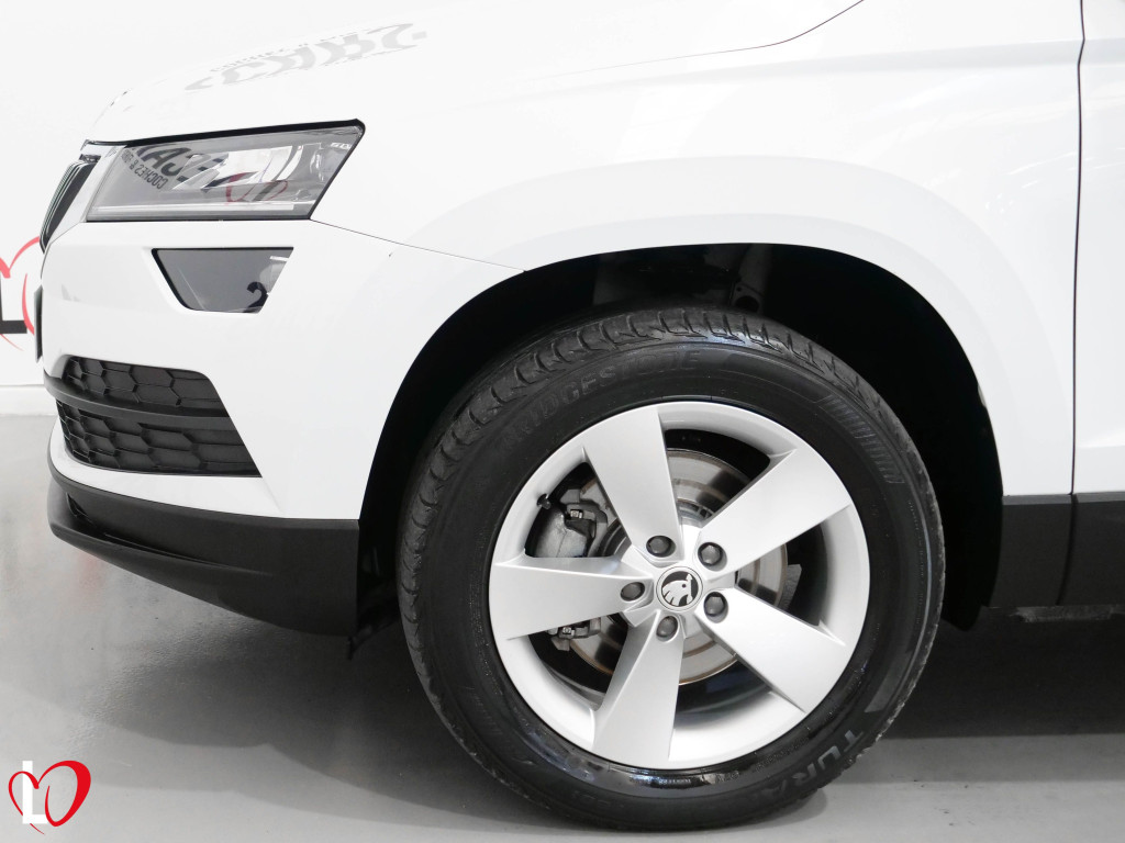 SKODA KAROQ 2.0 TDI DSG-7 4X4 CR AMBITION 150 de segunda mano