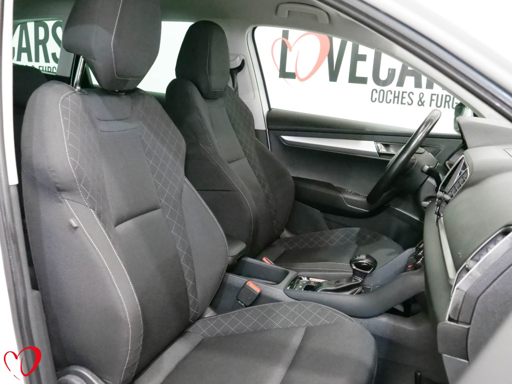 SKODA KAROQ 2.0 TDI DSG-7 4X4 CR AMBITION 150 de segunda mano