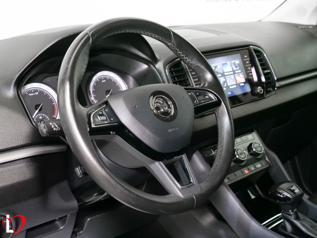 SKODA KAROQ 2.0 TDI DSG-7 4X4 CR AMBITION 150 de segunda mano