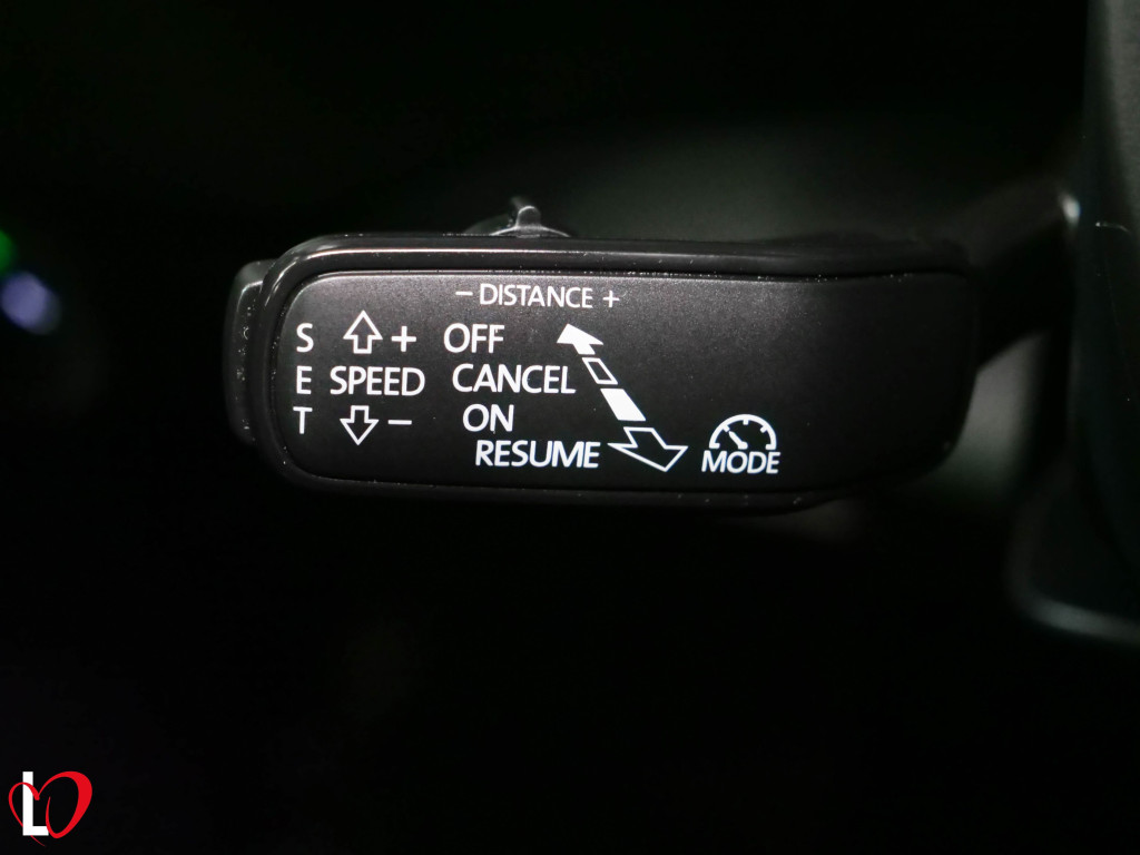 SKODA KAROQ 2.0 TDI DSG-7 4X4 CR AMBITION 150 de segunda mano