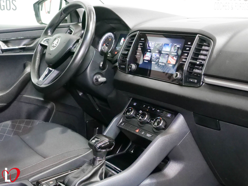 SKODA KAROQ 2.0 TDI DSG-7 4X4 CR AMBITION 150 de segunda mano
