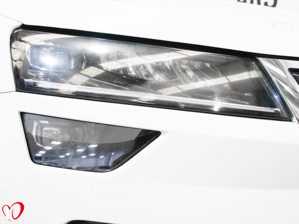 SKODA KAROQ 2.0 TDI DSG-7 4X4 CR AMBITION 150 de segunda mano
