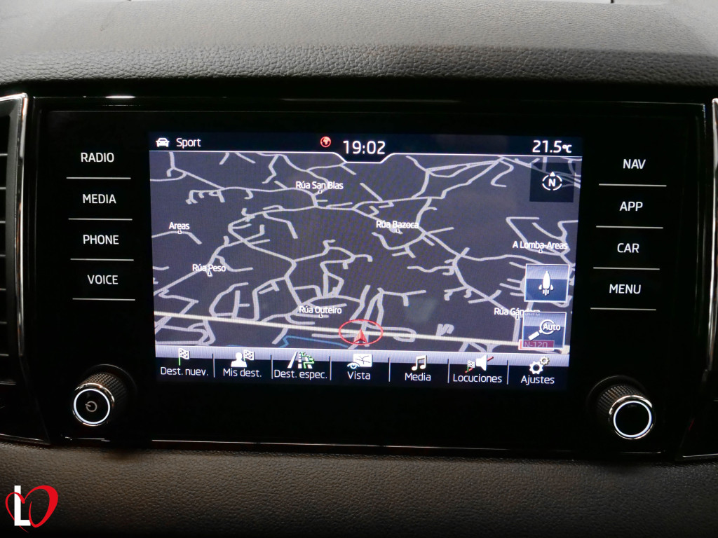 SKODA KAROQ 2.0 TDI DSG-7 4X4 CR AMBITION 150 de segunda mano