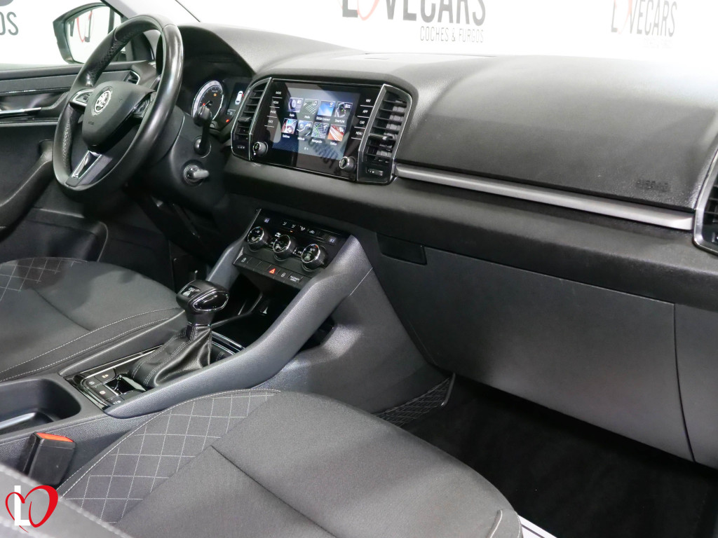 SKODA KAROQ 2.0 TDI DSG-7 4X4 CR AMBITION 150 de segunda mano