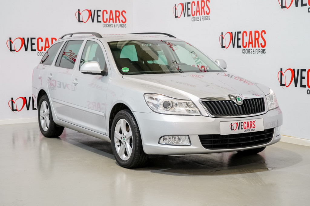 SKODA OCTAVIA 2.0 TDI COMBI AMBITION 110 de segunda mano