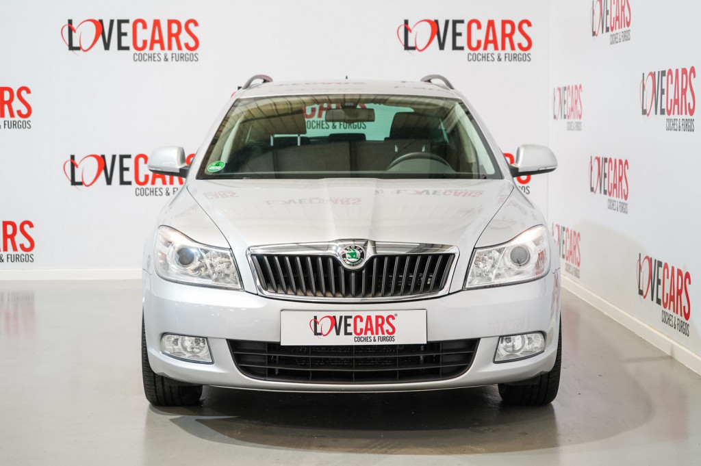 SKODA OCTAVIA 2.0 TDI COMBI AMBITION 110 de segunda mano