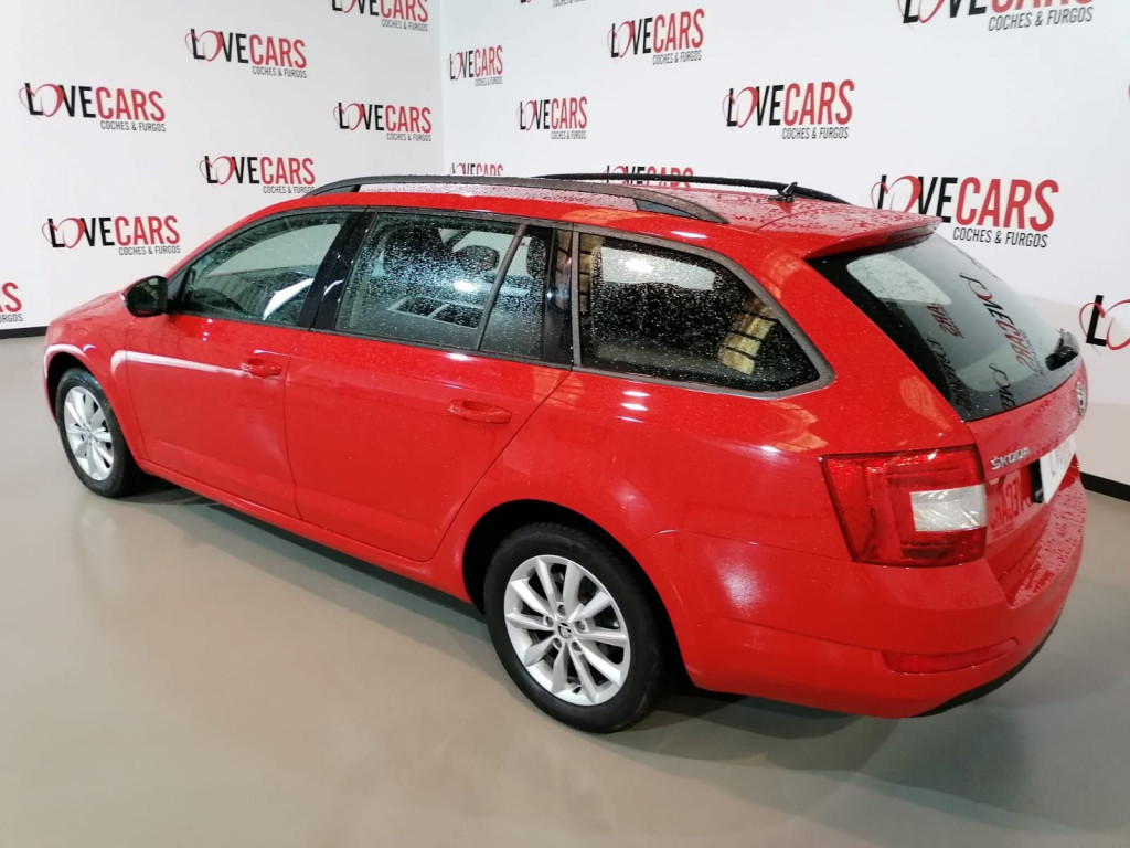 SKODA OCTAVIA 2.0 TDI COMBI AMBITION 150 de segunda mano