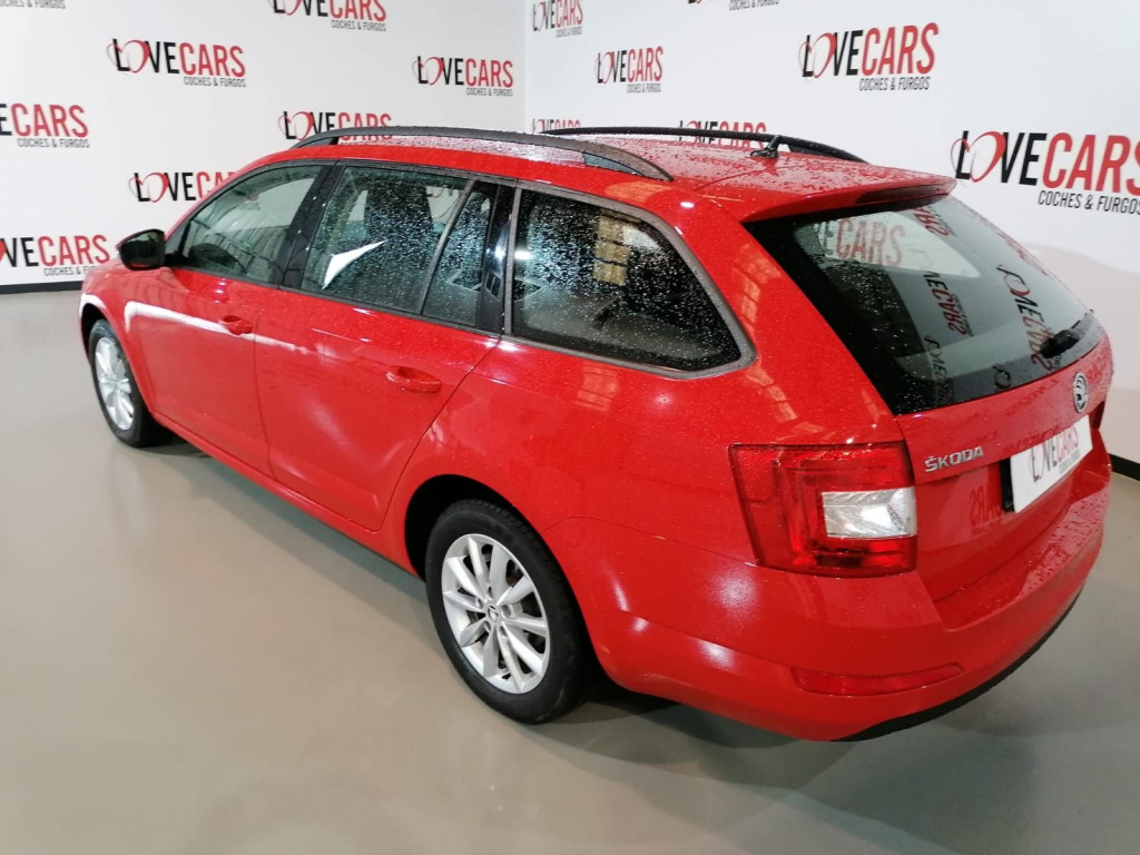 SKODA OCTAVIA 2.0 TDI COMBI AMBITION 150 de segunda mano