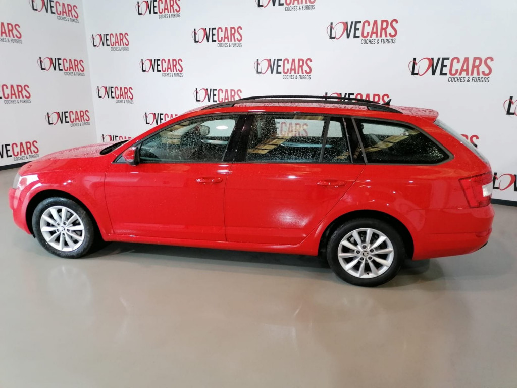 SKODA OCTAVIA 2.0 TDI COMBI AMBITION 150 de segunda mano