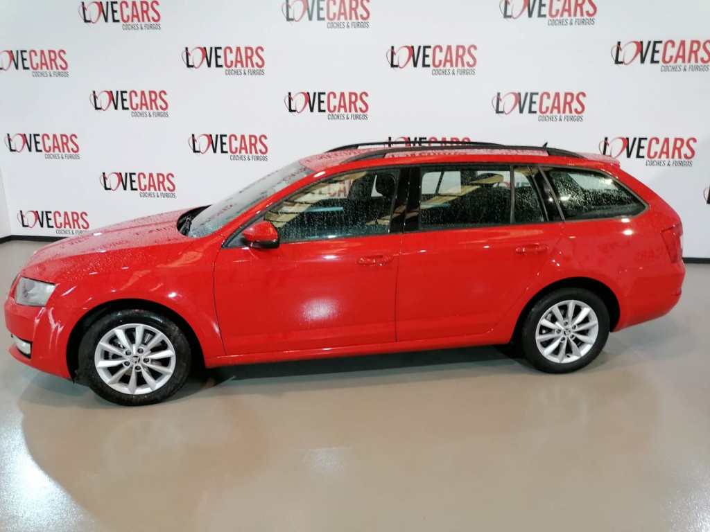 SKODA OCTAVIA 2.0 TDI COMBI AMBITION 150 de segunda mano