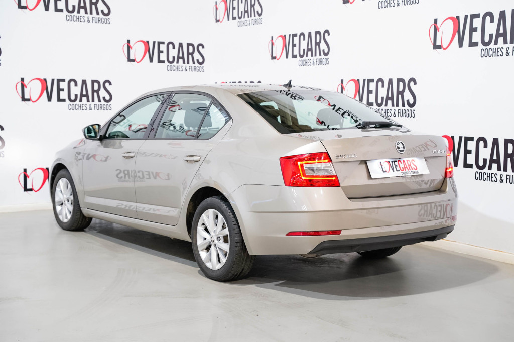 SKODA OCTAVIA 2.0 TDI CR AMBITION 150 de segunda mano