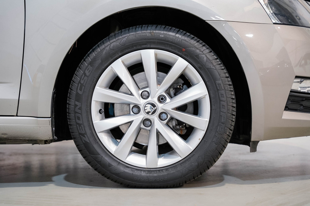 SKODA OCTAVIA 2.0 TDI CR AMBITION 150 de segunda mano