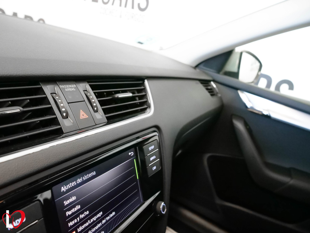 SKODA OCTAVIA 2.0 TDI CR AMBITION 6 VEL 150 de segunda mano