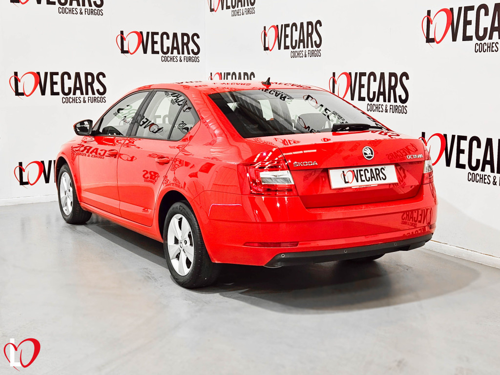 SKODA OCTAVIA 2.0 TDI CR AMBITION 6 VEL 150 de segunda mano