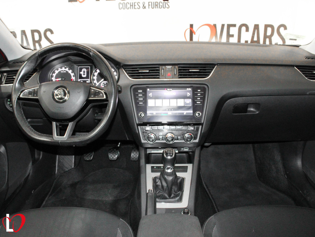 SKODA OCTAVIA 2.0 TDI CR AMBITION 6 VEL 150 de segunda mano