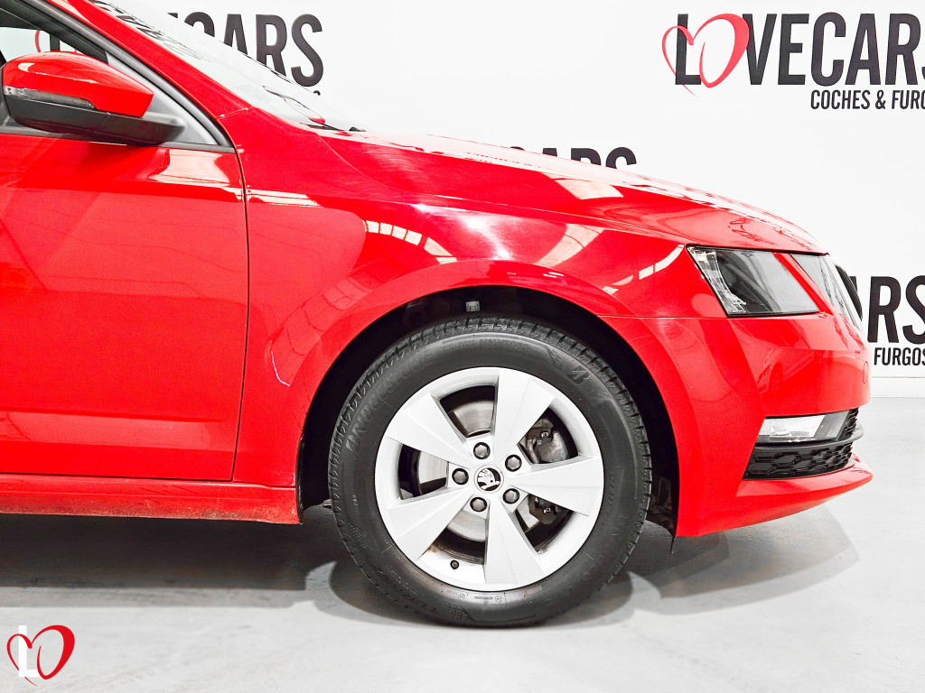 SKODA OCTAVIA 2.0 TDI CR AMBITION 6 VEL 150 de segunda mano
