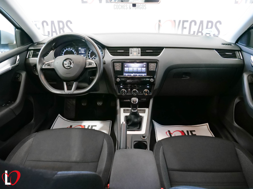 SKODA OCTAVIA 2.0 TDI CR AMBITION 6 VEL 150 de segunda mano