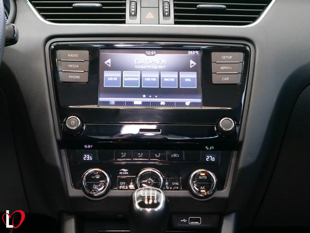 SKODA OCTAVIA 2.0 TDI CR AMBITION 6 VEL 150 de segunda mano