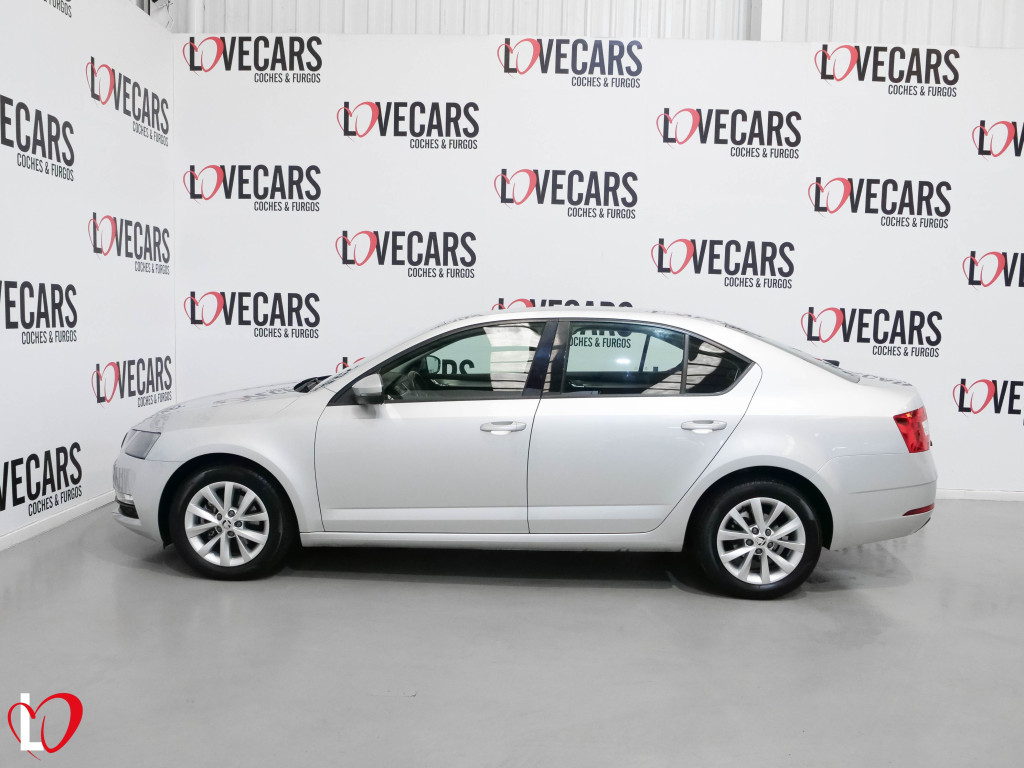 SKODA OCTAVIA 2.0 TDI CR AMBITION 6 VEL 150 de segunda mano