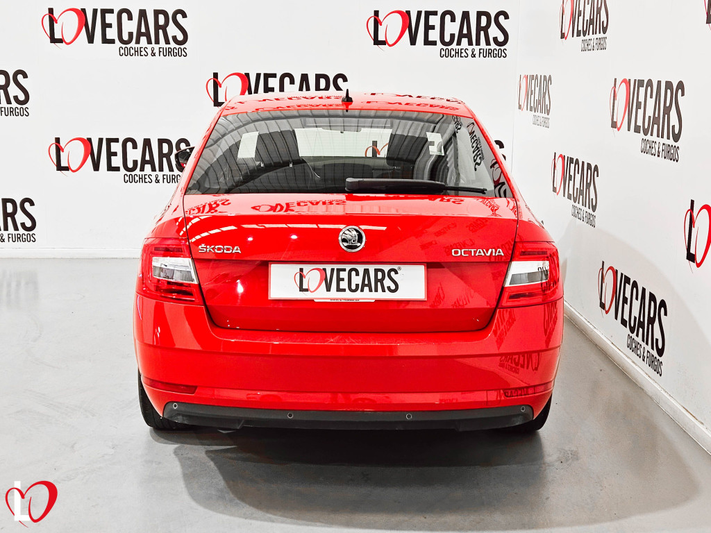 SKODA OCTAVIA 2.0 TDI CR AMBITION 6 VEL 150 de segunda mano