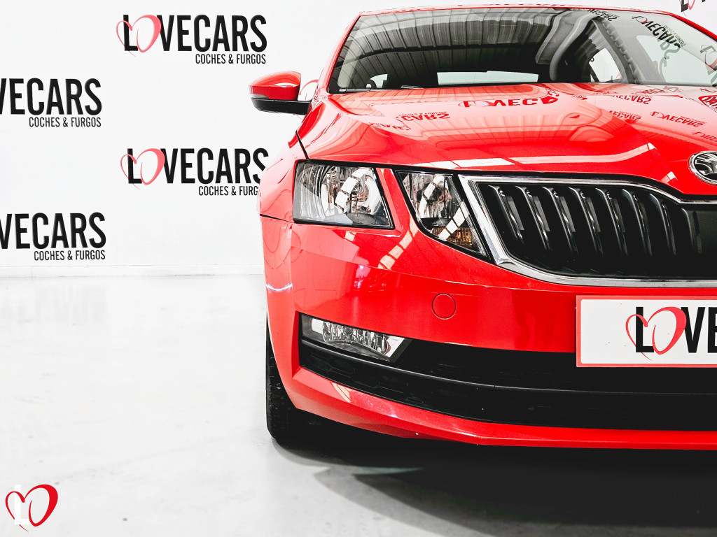 SKODA OCTAVIA 2.0 TDI CR AMBITION 6 VEL 150 de segunda mano