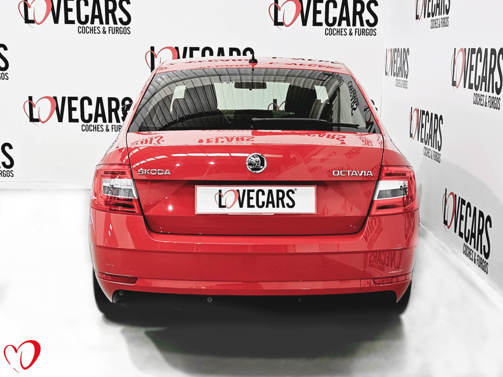 SKODA OCTAVIA 2.0 TDI CR AMBITION 6 VEL 150 de segunda mano