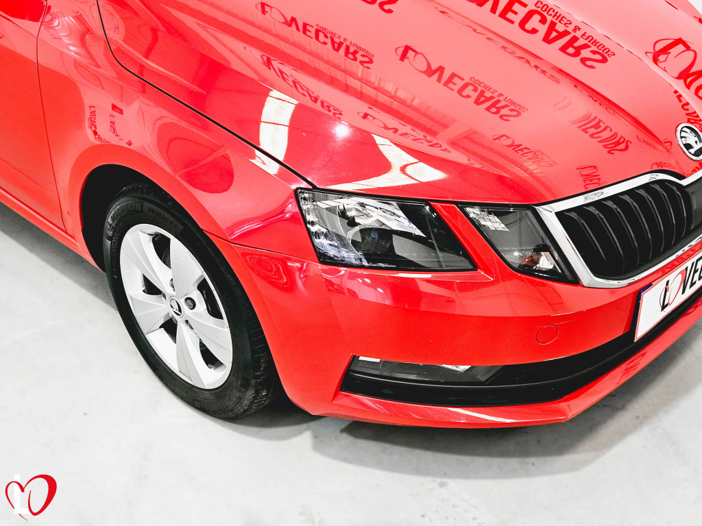 SKODA OCTAVIA 2.0 TDI CR AMBITION 6 VEL 150 de segunda mano