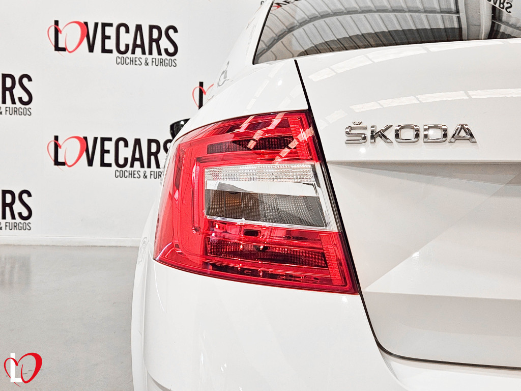 SKODA OCTAVIA 2.0 TDI DSG-7 CR AMBITION 150 de segunda mano