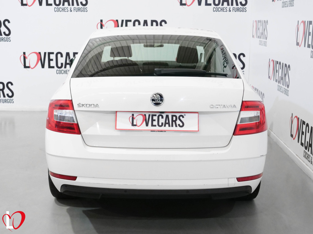 SKODA OCTAVIA 2.0 TDI DSG-7 CR AMBITION 150 de segunda mano