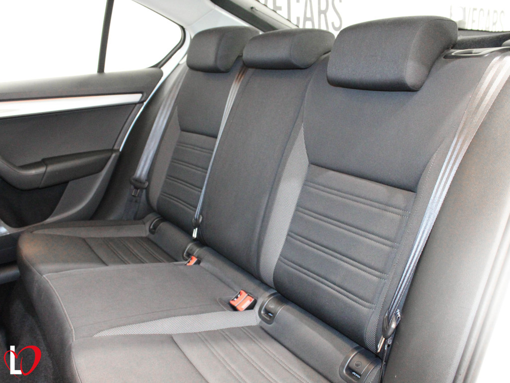SKODA OCTAVIA 2.0 TDI DSG-7 CR AMBITION 150 de segunda mano
