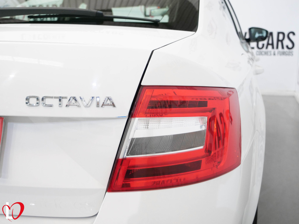 SKODA OCTAVIA 2.0 TDI DSG-7 CR AMBITION 150 de segunda mano