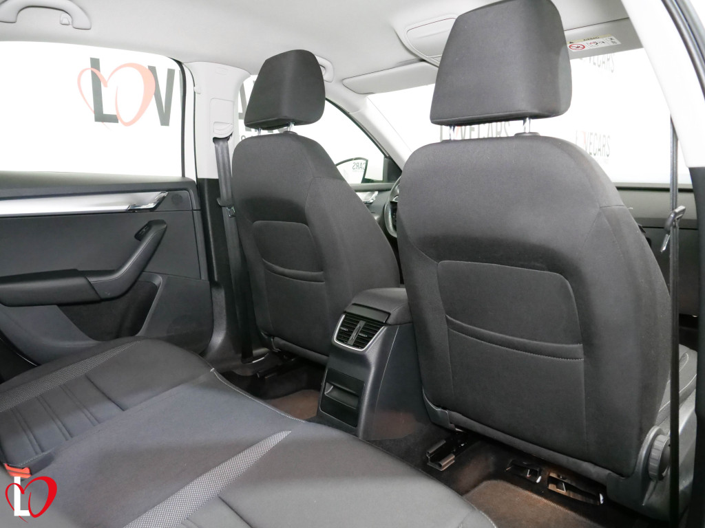 SKODA OCTAVIA 2.0 TDI DSG-7 CR AMBITION 150 de segunda mano