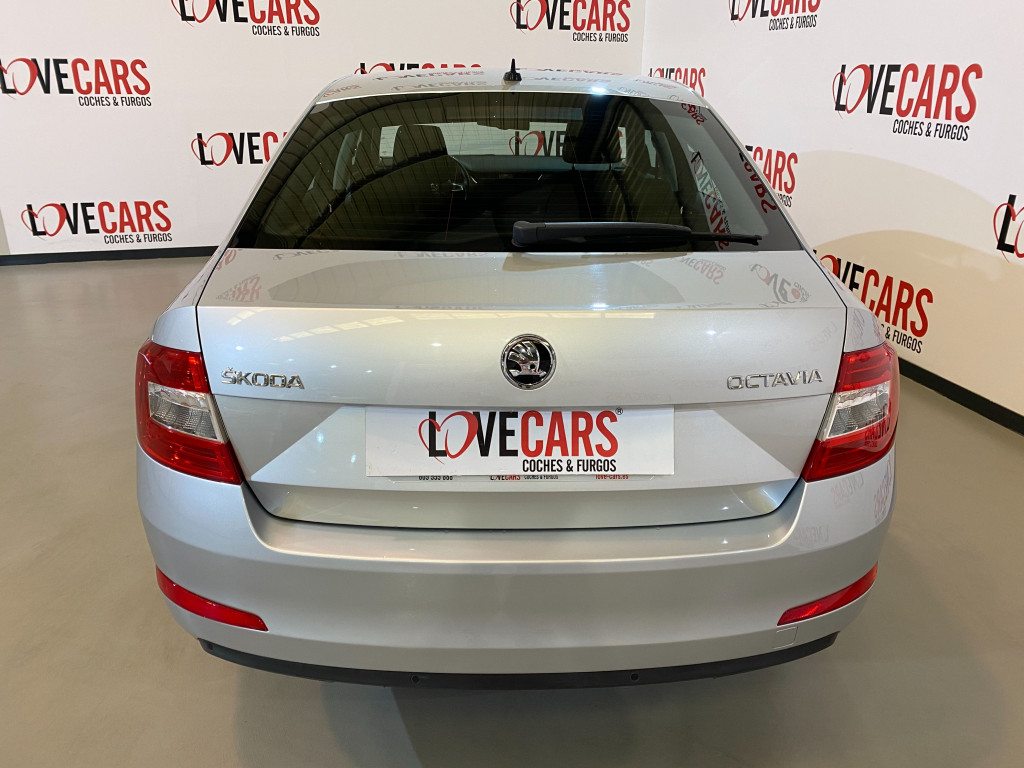 SKODA OCTAVIA 2.0 TDI STYLE DSG 150 de segunda mano