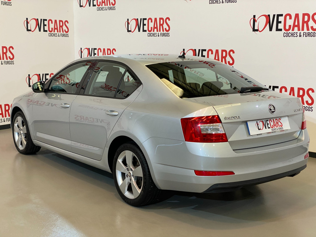 SKODA OCTAVIA 2.0 TDI STYLE DSG 150 de segunda mano