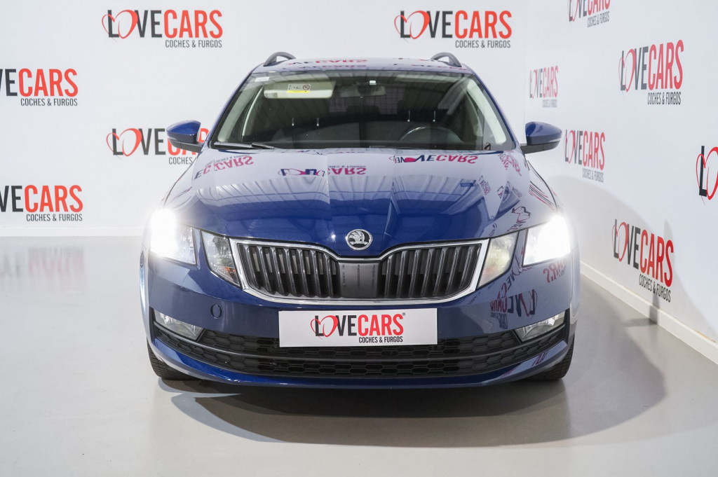 SKODA OCTAVIA COMBI 2.0 TDI CR AMBITION 150 de segunda mano