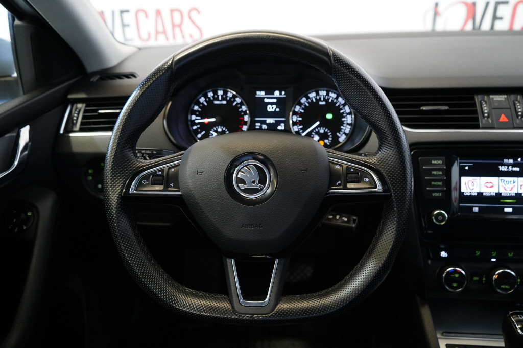 SKODA OCTAVIA COMBI 2.0 TDI DSG CR STYLE 150 de segunda mano