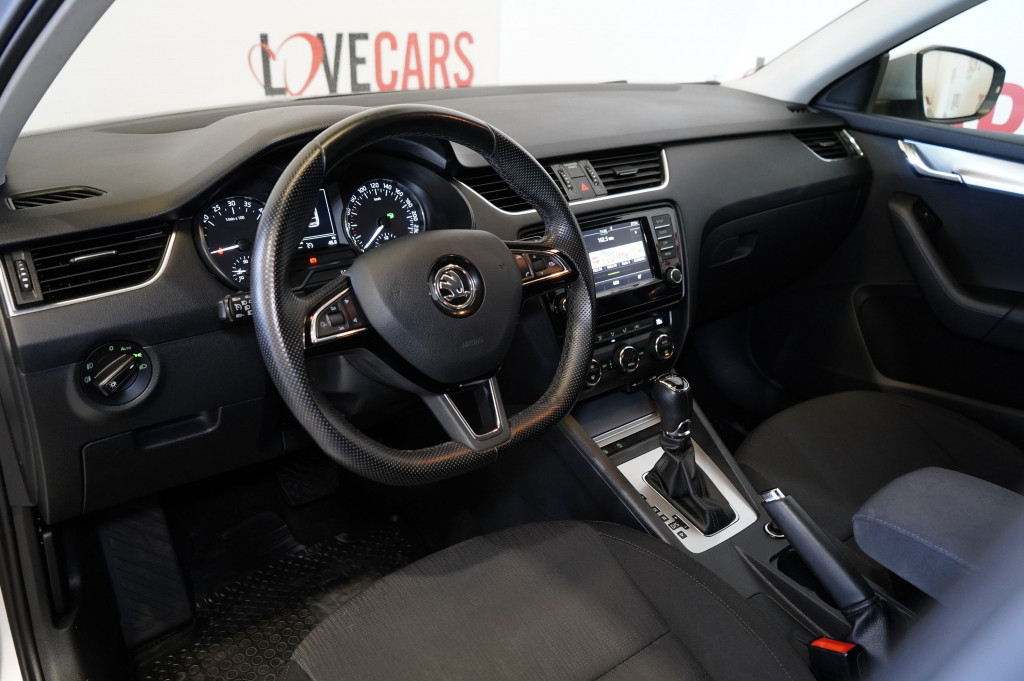 SKODA OCTAVIA COMBI 2.0 TDI DSG CR STYLE 150 de segunda mano