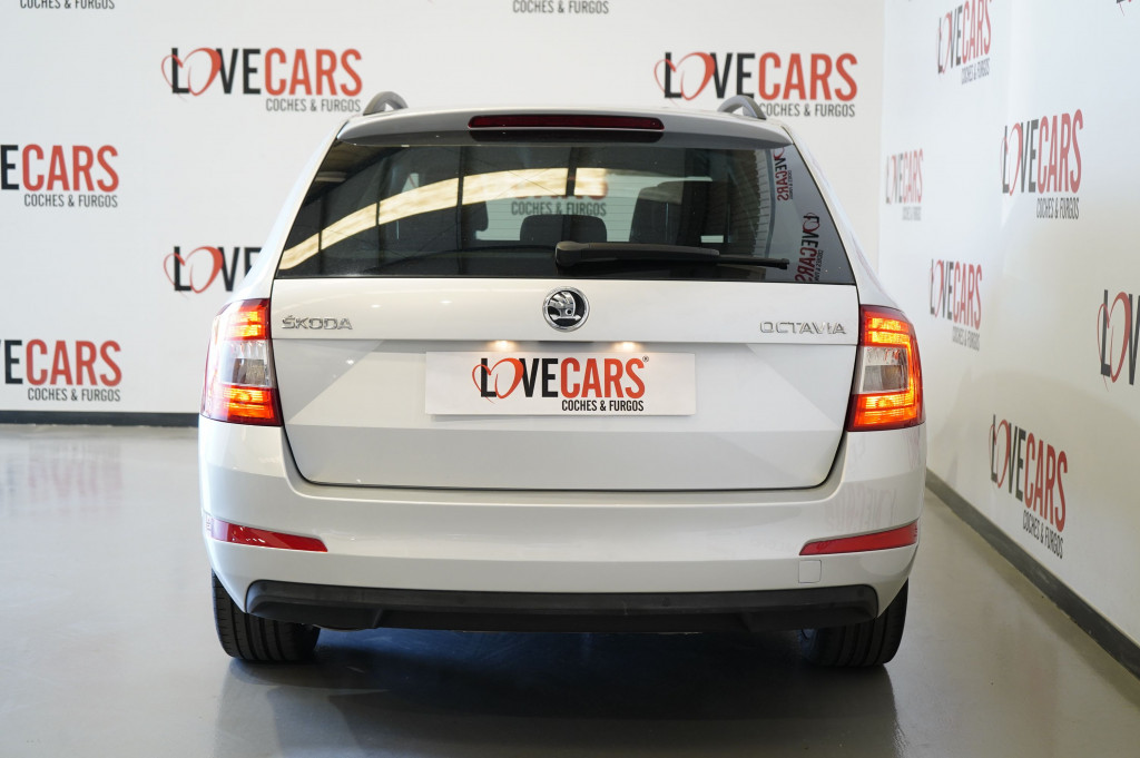 SKODA OCTAVIA COMBI 2.0 TDI DSG CR STYLE 150 de segunda mano