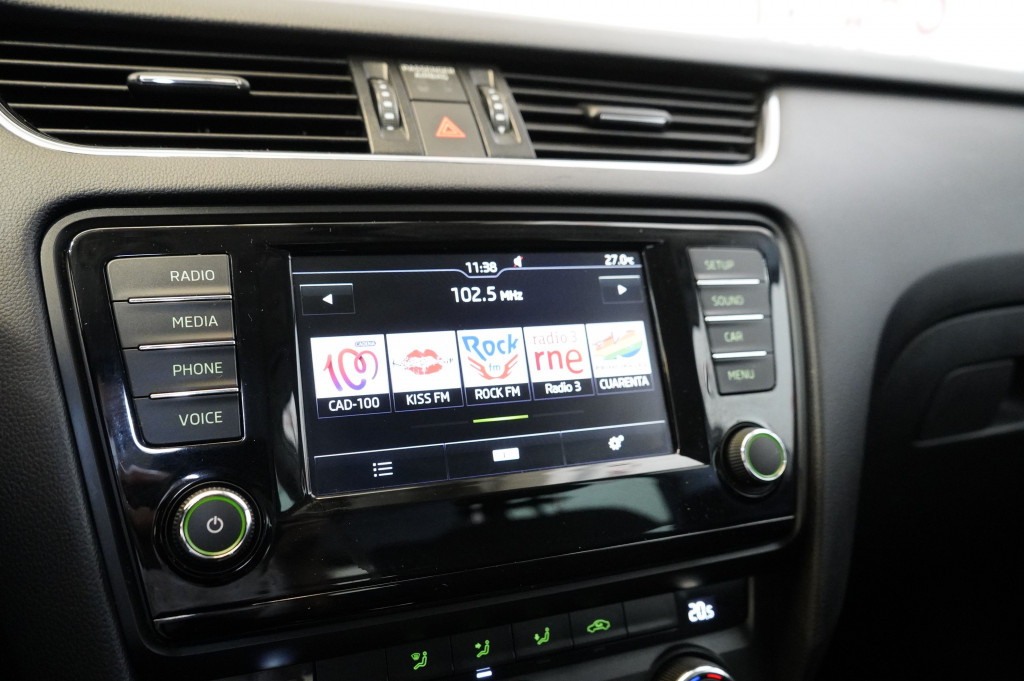 SKODA OCTAVIA COMBI 2.0 TDI DSG CR STYLE 150 de segunda mano