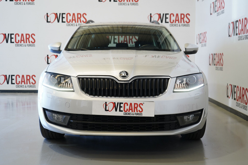 SKODA OCTAVIA COMBI 2.0 TDI DSG CR STYLE 150 de segunda mano