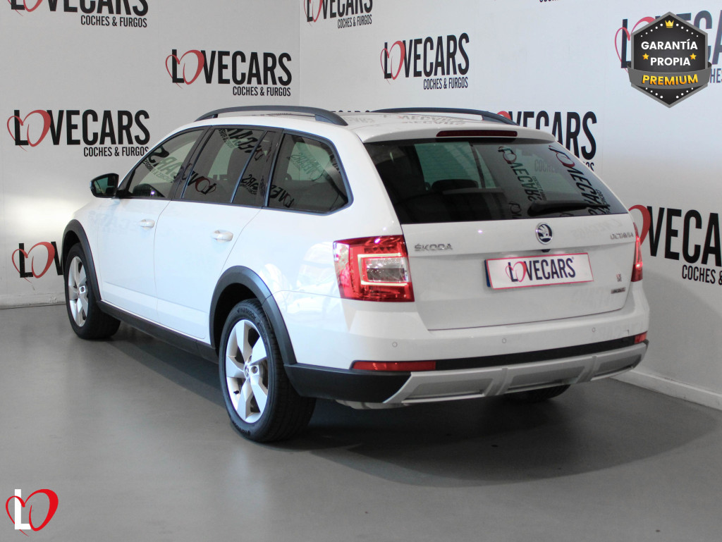 SKODA OCTAVIA SCOUT 2.0 TDI DSG 4X4 SCOUT 150 de segunda mano