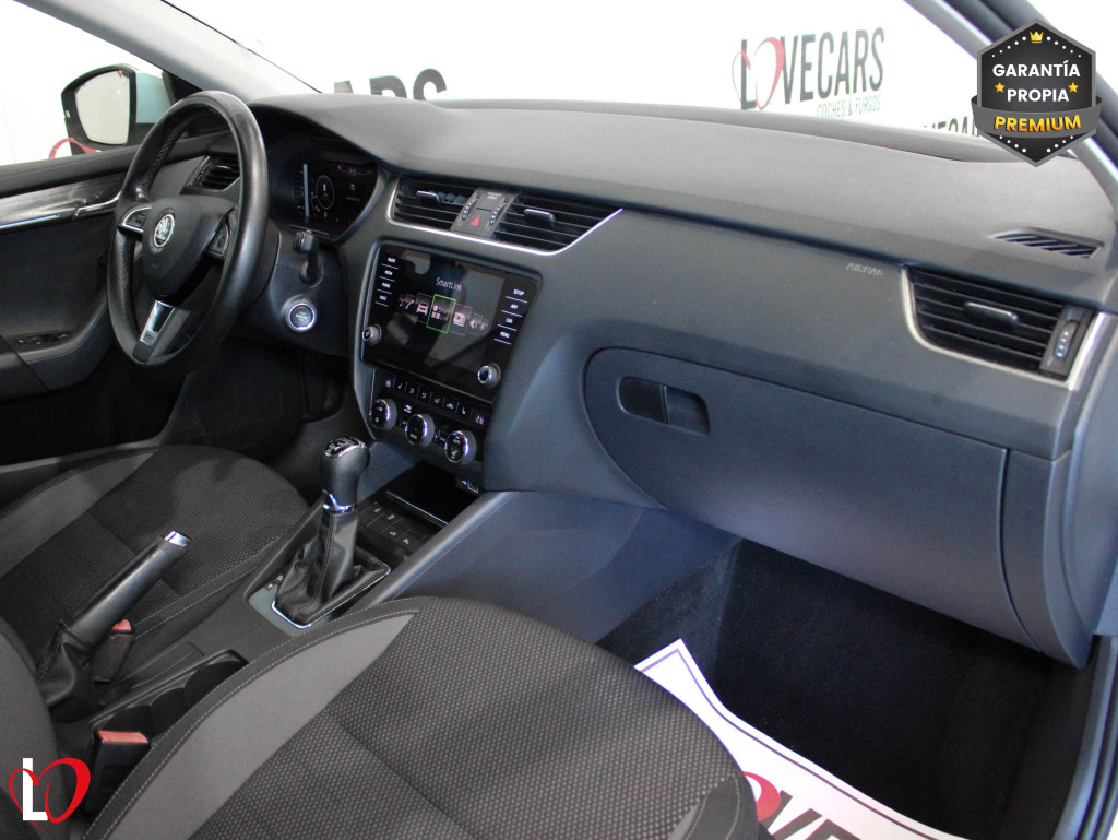 SKODA OCTAVIA SCOUT 2.0 TDI DSG 4X4 SCOUT 150 de segunda mano