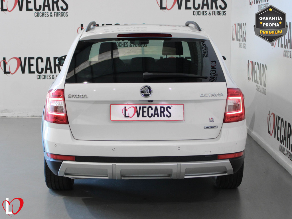 SKODA OCTAVIA SCOUT 2.0 TDI DSG 4X4 SCOUT 150 de segunda mano