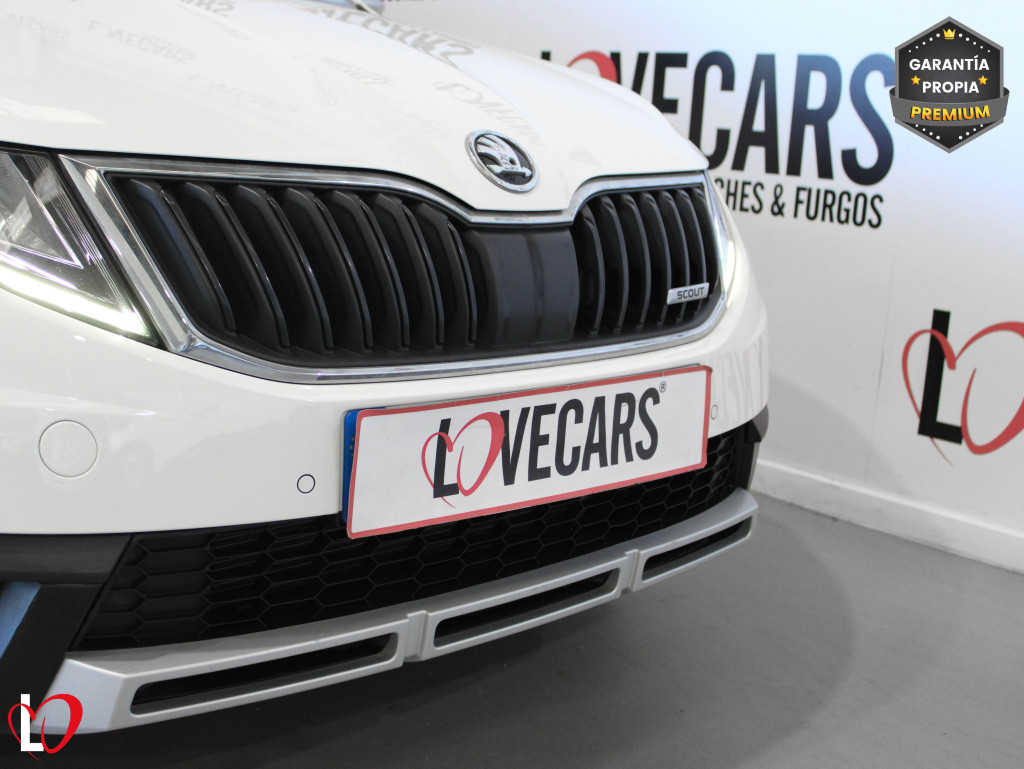SKODA OCTAVIA SCOUT 2.0 TDI DSG 4X4 SCOUT 150 de segunda mano