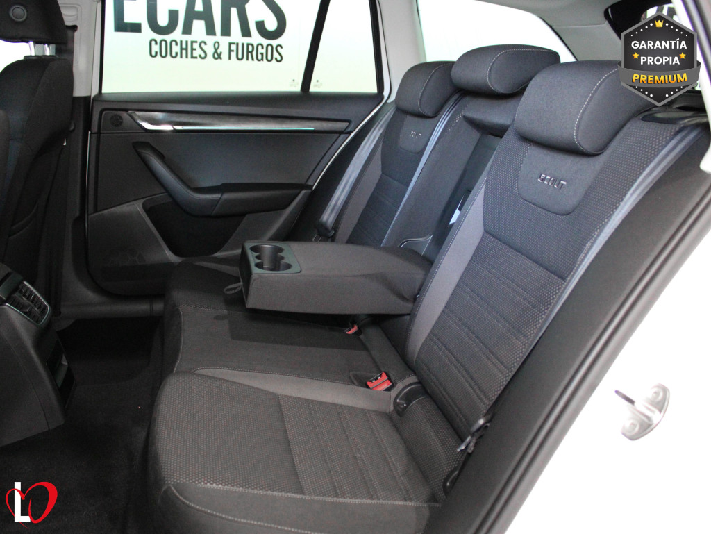 SKODA OCTAVIA SCOUT 2.0 TDI DSG 4X4 SCOUT 150 de segunda mano