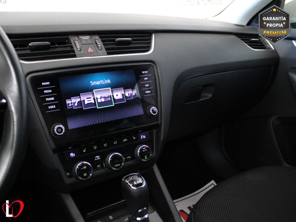 SKODA OCTAVIA SCOUT 2.0 TDI DSG 4X4 SCOUT 150 de segunda mano