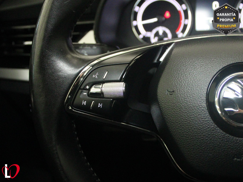 SKODA SCALA 1.0 TSI AMBITION 110 de segunda mano