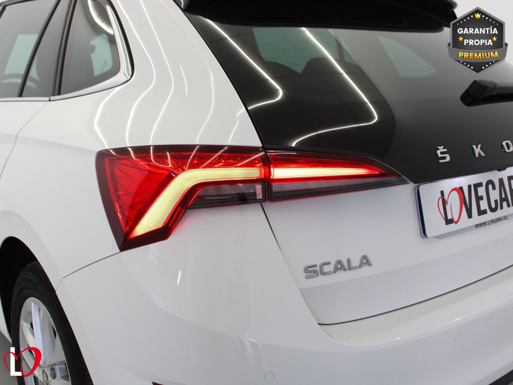 SKODA SCALA 1.0 TSI AMBITION 6 VEL 110 de segunda mano