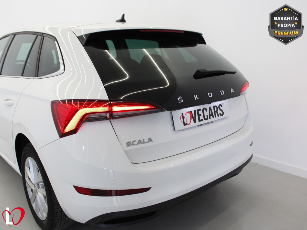 SKODA SCALA 1.0 TSI AMBITION 6 VEL 110 de segunda mano